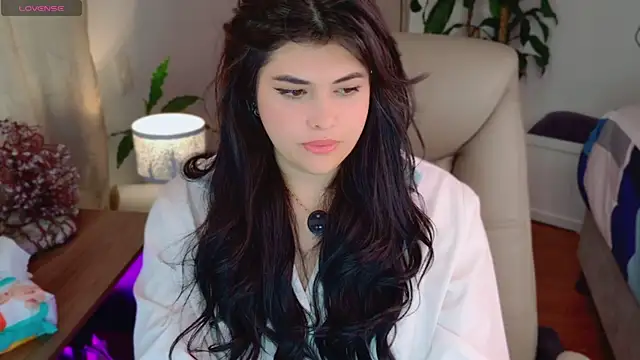 Snapshot of Alyaa_s chatting on June 9, 1:45 pm Alyaa s online show from June 9, 1:45 pm