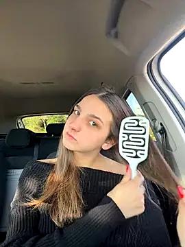 DoriDeluxe66 online show from November 12, 9:42 am