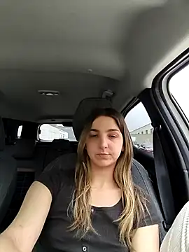 DoriDeluxe66 online show from May 4, 12:23 pm