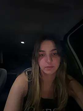 DoriDeluxe66 online show from June 4, 8:26 pm