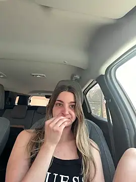 DoriDeluxe66 online show from June 5, 12:22 pm