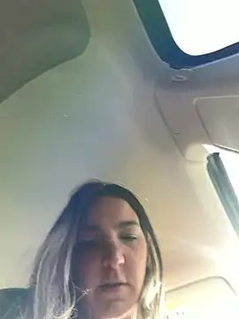 DoriDeluxe66 online show from July 26, 7:15 am