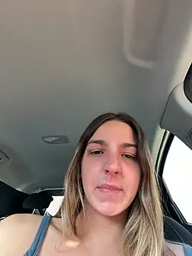 DoriDeluxe66 online show from August 1, 7:07 am