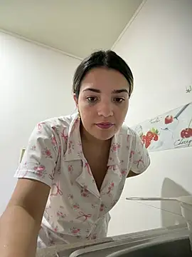 Snapshot of Sarita-candy chatting on June 16, 2:19 pm Sarita-candy online show from June 16, 2:19 pm