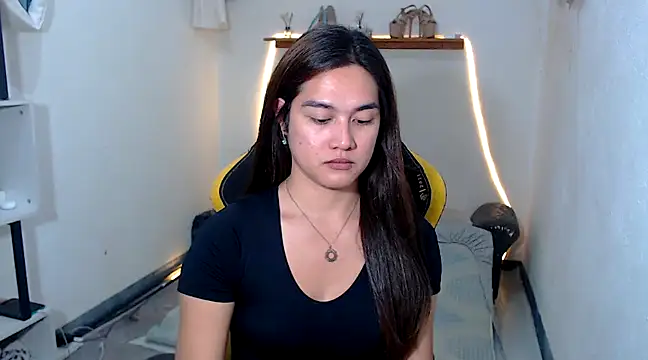 MarieLoveGlamorous online show from March 9, 11:36 am