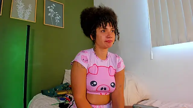 Snapshot of karlye_5 chatting on June 6, 8:57 pm karlye 5 online show from June 6, 8:57 pm