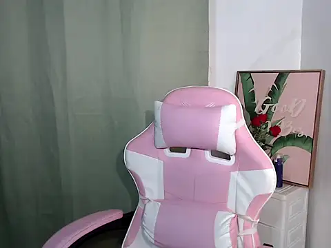 Snapshot of urfantacyjamaica chatting on October 10, 10:09 pm urfantacyjamaica online show from October 10, 10:09 pm