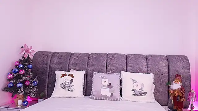 naia blessed online show from December 22, 7:11 pm