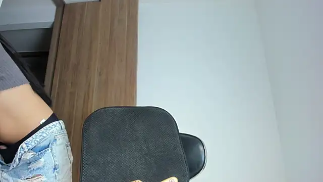 my lovely mia online show from September 17, 4:47 am