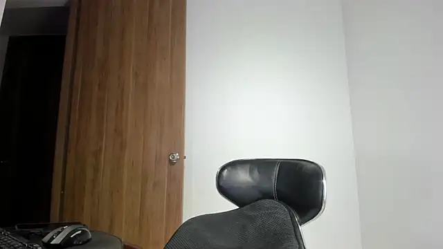 Snapshot of my_lovely_mia chatting on May 3, 2:06 am my lovely mia online show from May 3, 2:06 am