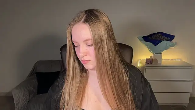 EvaMaddison online show from April 26, 7:33 pm