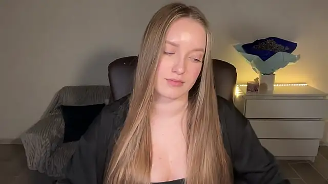 EvaMaddison online show from April 27, 7:56 pm