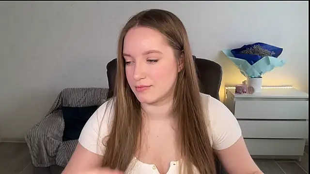 EvaMaddison online show from April 29, 5:55 am