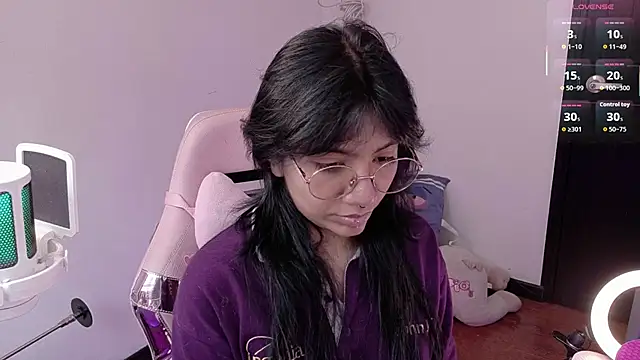 Snapshot of Nami_usagi chatting on June 22, 3:31 pm Nami usagi online show from June 22, 3:31 pm