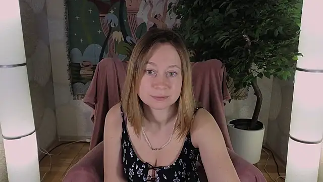 BrookeEvans online show from February 28, 8:39 pm