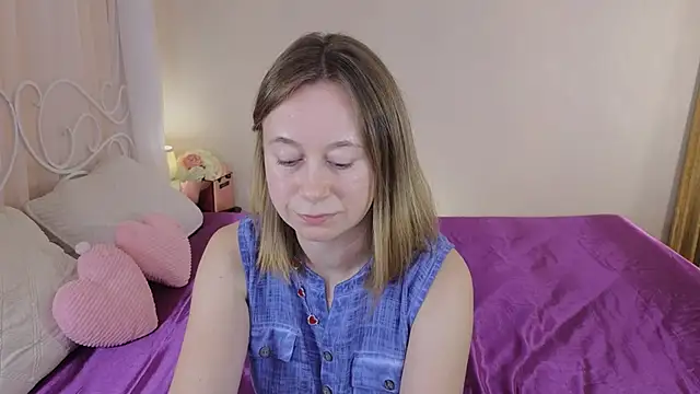 BrookeEvans online show from September 12, 8:53 pm