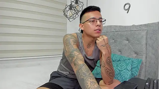 SIXXTOLOVE18 online show from March 5, 5:36 am