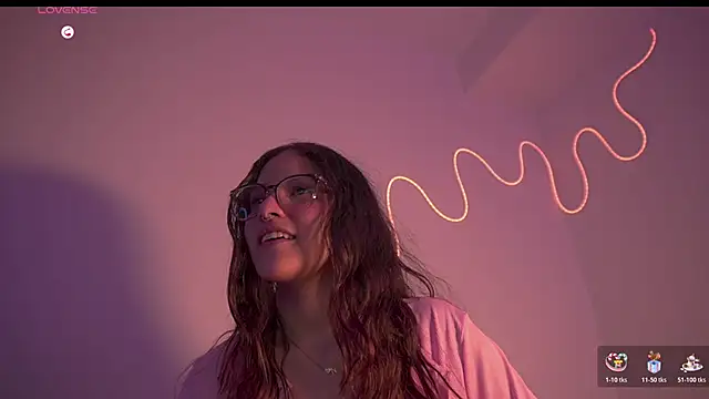 HannaMoom online show from January 7, 3:03 pm