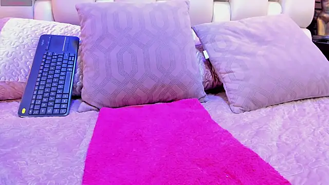 Salo Heaven online show from February 24, 8:03 pm