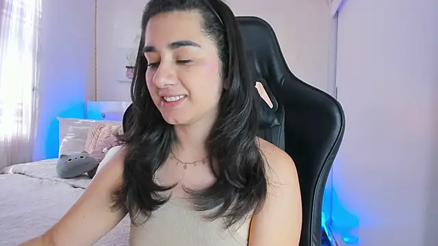 annadu011 online show from March 16, 2:11 pm