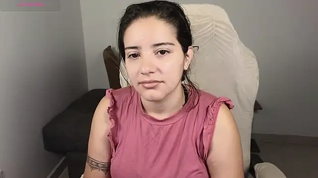 Snapshot of blue__moon_ chatting on October 30, 2:57 am blue moon online show from October 30, 2:57 am