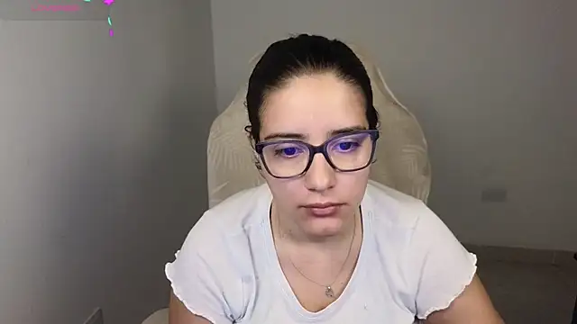 Snapshot of blue__moon_ chatting on November 24, 1:22 pm blue moon online show from November 24, 1:22 pm