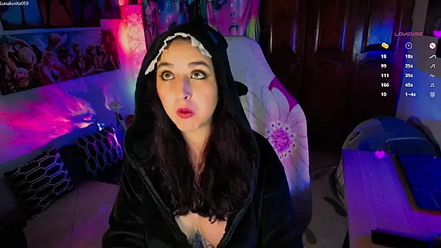 Snapshot of emma_luna59 chatting on July 10, 7:05 pm emma luna59 online show from July 10, 7:05 pm