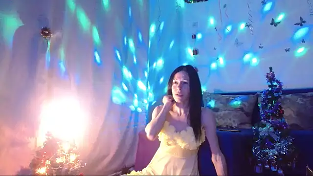 ElysaSun online show from December 20, 6:15 pm