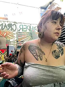 Snapshot of evacheers chatting on September 14, 3:44 pm evacheers online show from September 14, 3:44 pm