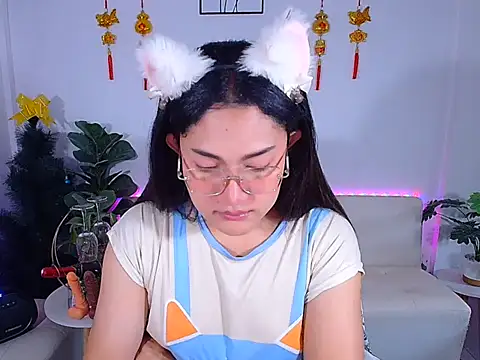 Snapshot of plysaithailand chatting on May 5, 12:29 am plysaithailand online show from May 5, 12:29 am