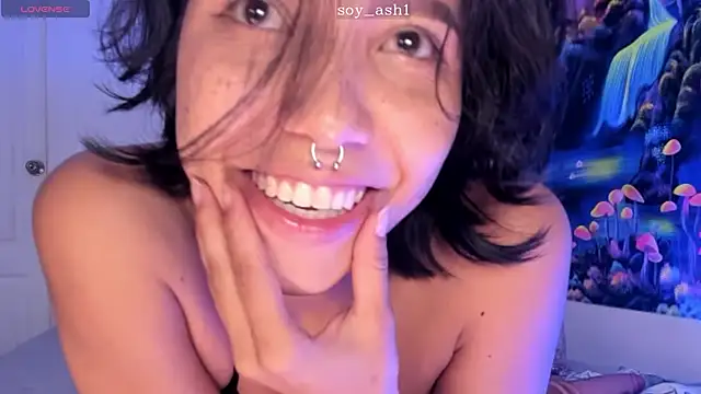 Snapshot of Ashlleycam_ chatting on December 31, 6:59 am Ashlleycam  online show from December 31, 6:59 am