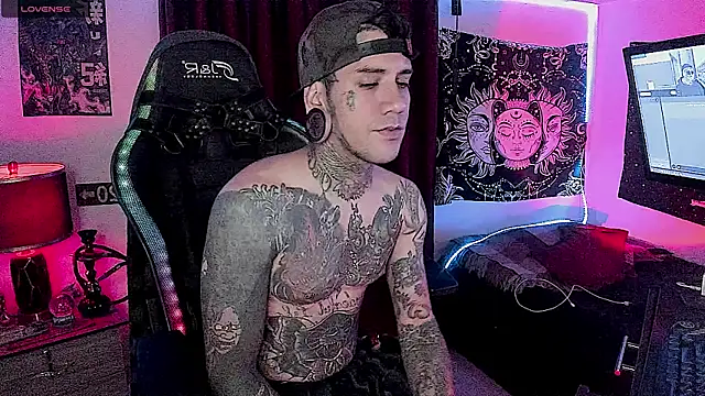 Snapshot of josh__ackerman chatting on December 30, 7:04 am josh ackerman online show from December 30, 7:04 am