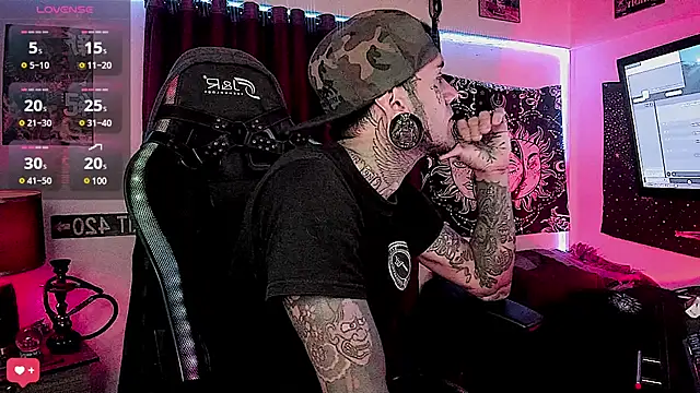 Snapshot of josh__ackerman chatting on January 3, 12:41 pm josh ackerman online show from January 3, 12:41 pm