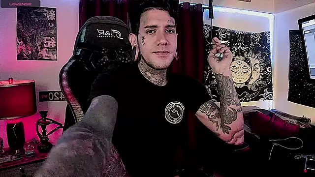 Snapshot of josh__ackerman chatting on January 5, 3:13 pm josh ackerman online show from January 5, 3:13 pm