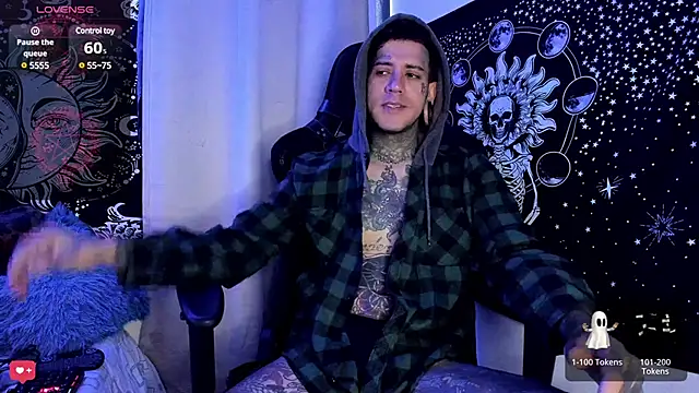 Snapshot of josh__ackerman chatting on January 27, 8:39 pm josh ackerman online show from January 27, 8:39 pm