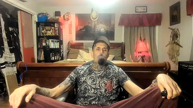 Snapshot of ChuckFelch chatting on July 23, 1:58 am ChuckFelch online show from July 23, 1:58 am
