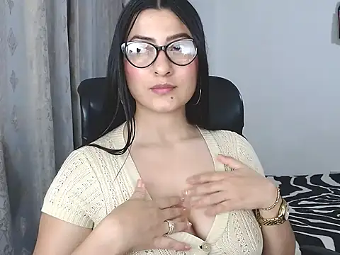 SavannaEvans001 online show from March 10, 4:06 am