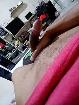 Snapshot of JamesQuaresma chatting on February 26, 12:05 am JamesQuaresma online show from February 26, 12:05 am