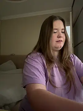 Snapshot of remirann_ chatting on December 14, 10:24 am remirann online show from December 14, 10:24 am