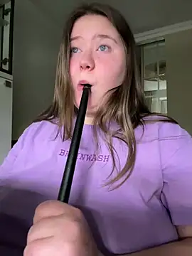 Snapshot of remirann_ chatting on January 6, 6:41 pm remirann online show from January 6, 6:41 pm