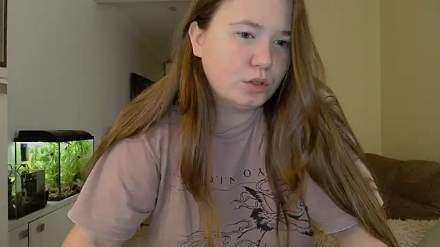 Snapshot of remirann_ chatting on February 1, 7:26 am remirann online show from February 1, 7:26 am