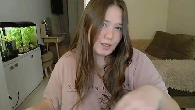 Snapshot of remirann_ chatting on February 1, 10:26 am remirann online show from February 1, 10:26 am