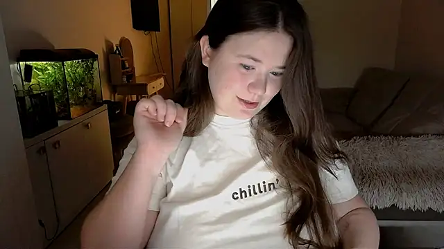 Snapshot of remirann_ chatting on March 2, 7:43 am remirann online show from March 2, 7:43 am