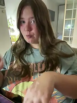 Snapshot of remirann_ chatting on September 10, 6:19 pm remirann online show from September 10, 6:19 pm