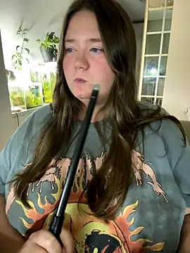 Snapshot of remirann_ chatting on October 10, 5:34 pm remirann online show from October 10, 5:34 pm