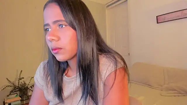 rosaaliiaa1 online show from November 6, 9:05 pm