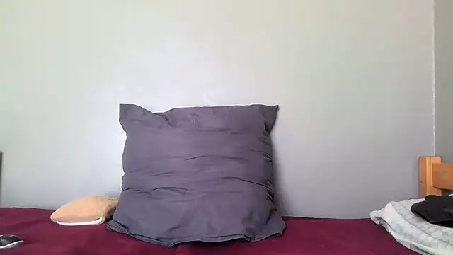 Snapshot of Sweetslender chatting on July 5, 7:48 am Sweetslender online show from July 5, 7:48 am