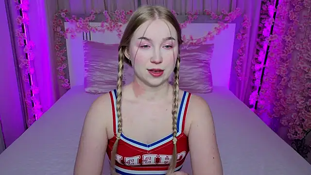 Snapshot of LilyStarlight chatting on July 16, 3:34 am LilyStarlight online show from July 16, 3:34 am