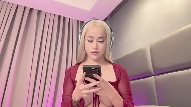 Carrie Colbyxx online show from November 3, 2:24 am