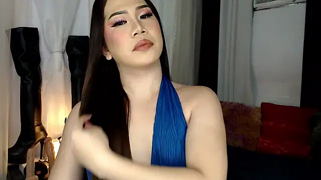 Snapshot of elise_bloom69 chatting on October 10, 5:45 pm elise bloom69 online show from October 10, 5:45 pm